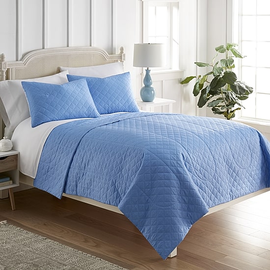 Micro Flannel Seersucker Reversible Wrinkle Resistant Quilt Set