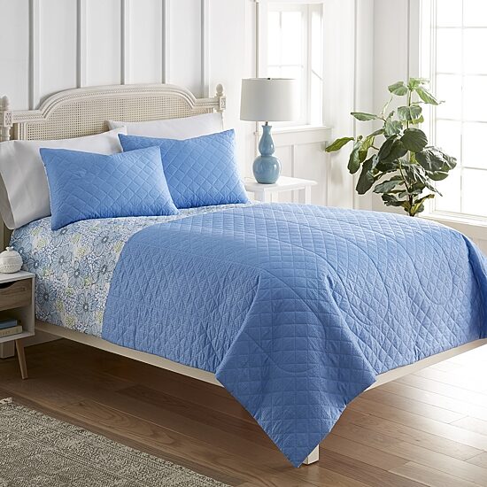Micro Flannel Seersucker Reversible Wrinkle Resistant Quilt Set