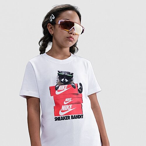 Nike Club Big Kid Unisex Crew Neck Short Sleeve Classic Fit Graphic T-Shirt, Large, White