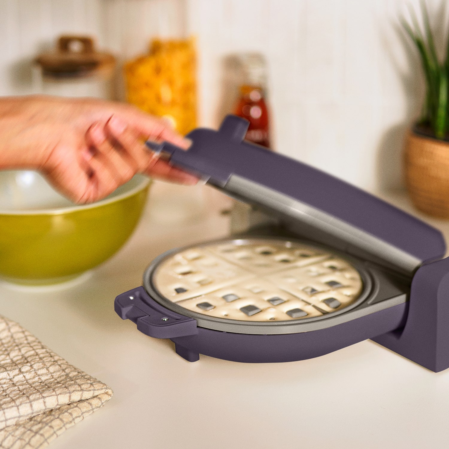 bella Flip & Store Waffle Maker, Fits-anywhere™ kitchenware
