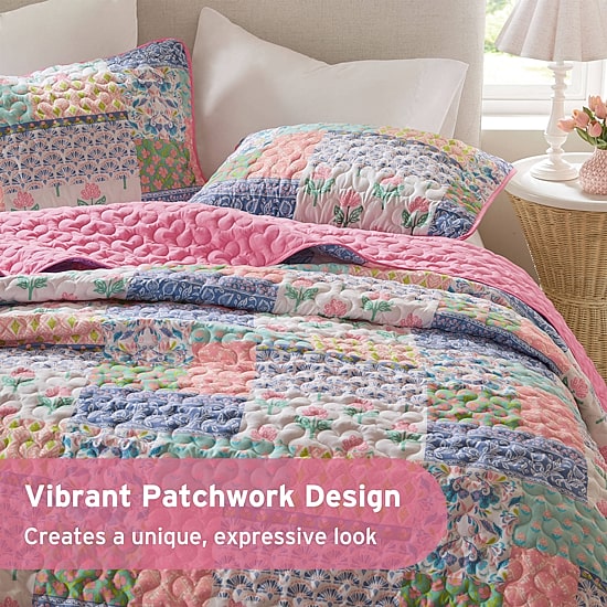 Intelligent Design Summer Patchwork Reversible Quilt Set with Decorative Pillow