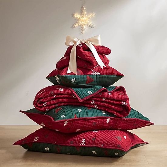 Madison Park Holly Christmas Printed 3-pc. Quilt Set