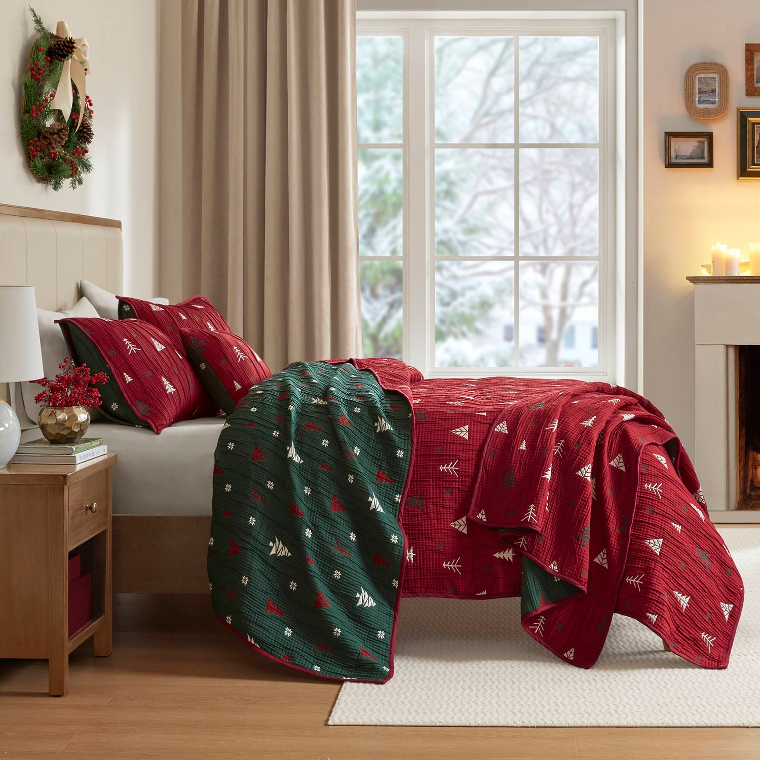 Madison Park Holly Christmas Printed 3-pc. Quilt Set