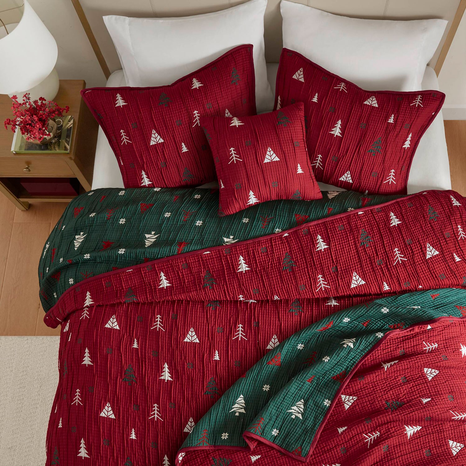 Madison Park Holly Christmas Printed 3-pc. Quilt Set