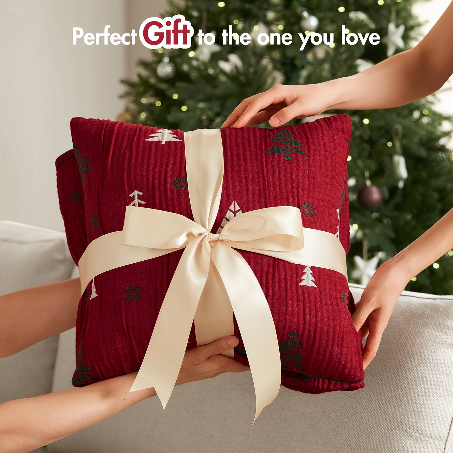 Madison Park Holly Christmas Printed 3-pc. Quilt Set