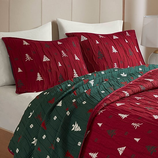 Madison Park Holly Christmas Printed 3-pc. Quilt Set