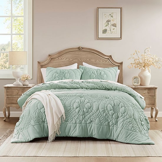 Madison Park Amelie Puffy Floral Easy Care Comforter Set