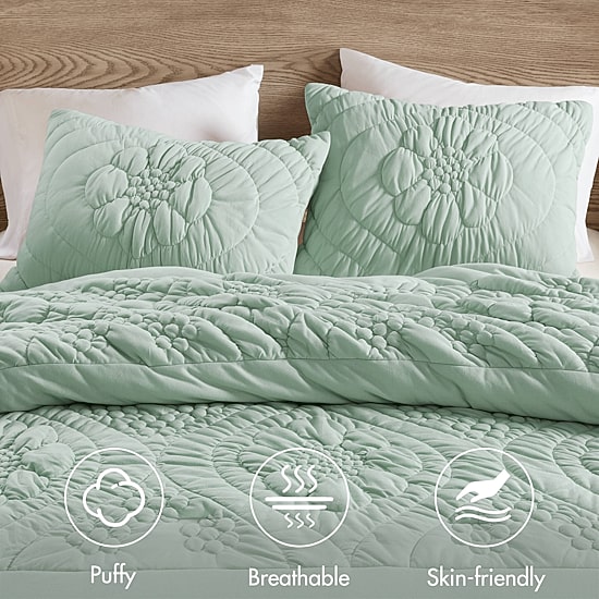 Madison Park Amelie Puffy Floral Easy Care Comforter Set