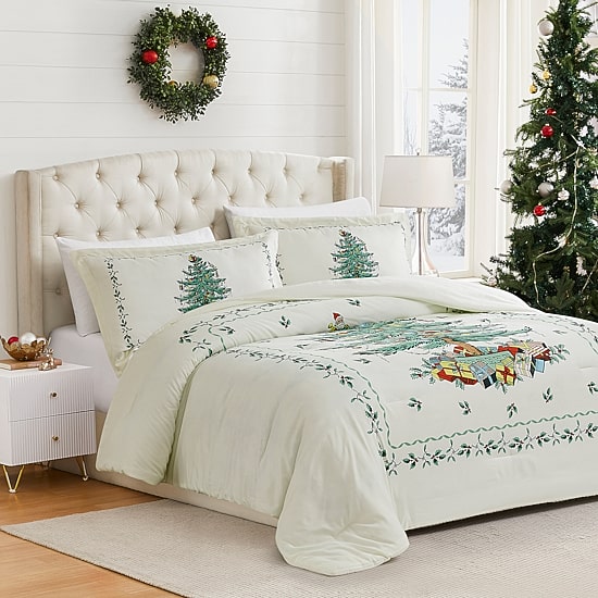 Spode Christmas Tree Comforter Set