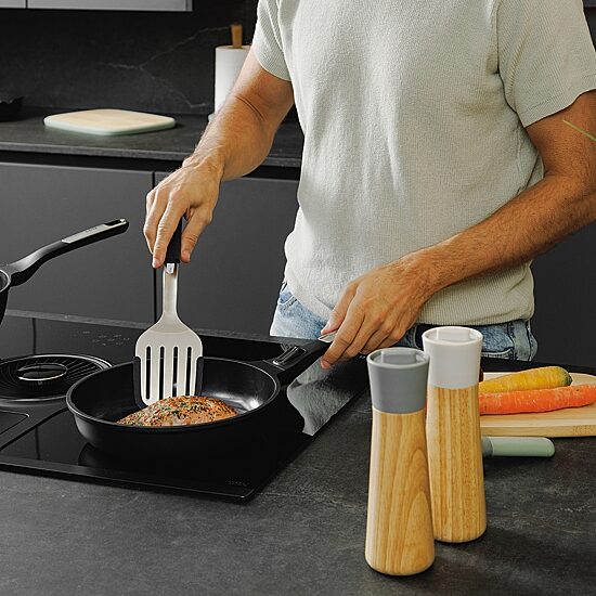 BergHOFF Leo Phantom Ceramic 12.75" Non-Stick Frying Pan