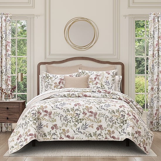 Royal Court Ridgewood Quilt Set