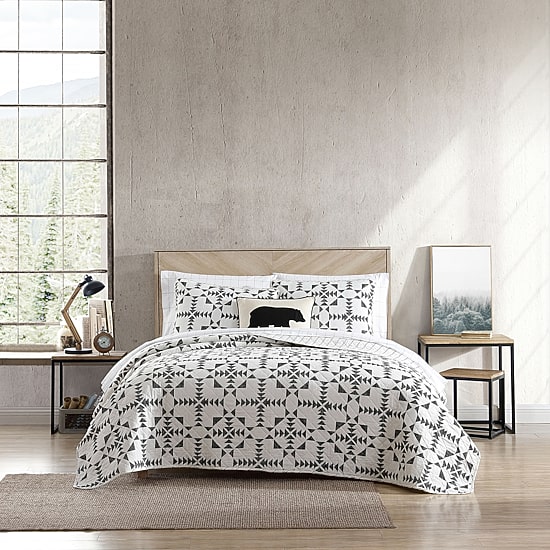 Eddie Bauer Arrowhead Geometric Reversible Quilt Set