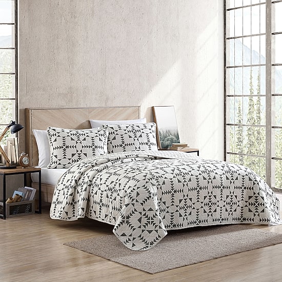 Eddie Bauer Arrowhead Geometric Reversible Quilt Set