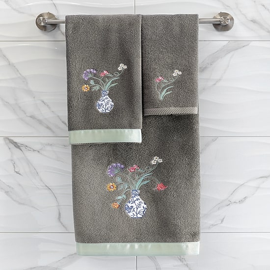 Linum Home Textiles Stella Embellished 4-pc. Bath Towel Set