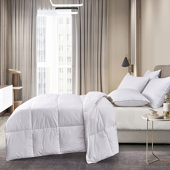 Serta® Midweight Down Hypoallergenic Comforter