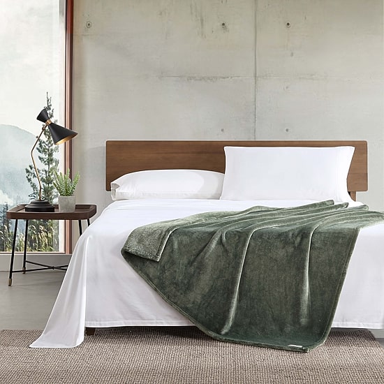 Eddie Bauer Ultra Lux Plush Reversible Lightweight Throw