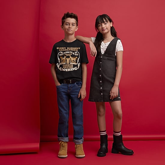 Levi's® Girls Short Sleeve Regular Fit Graphic T-Shirt
