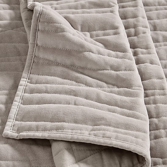 Royal Velvet Wavy Matte Cotton Quilt Set