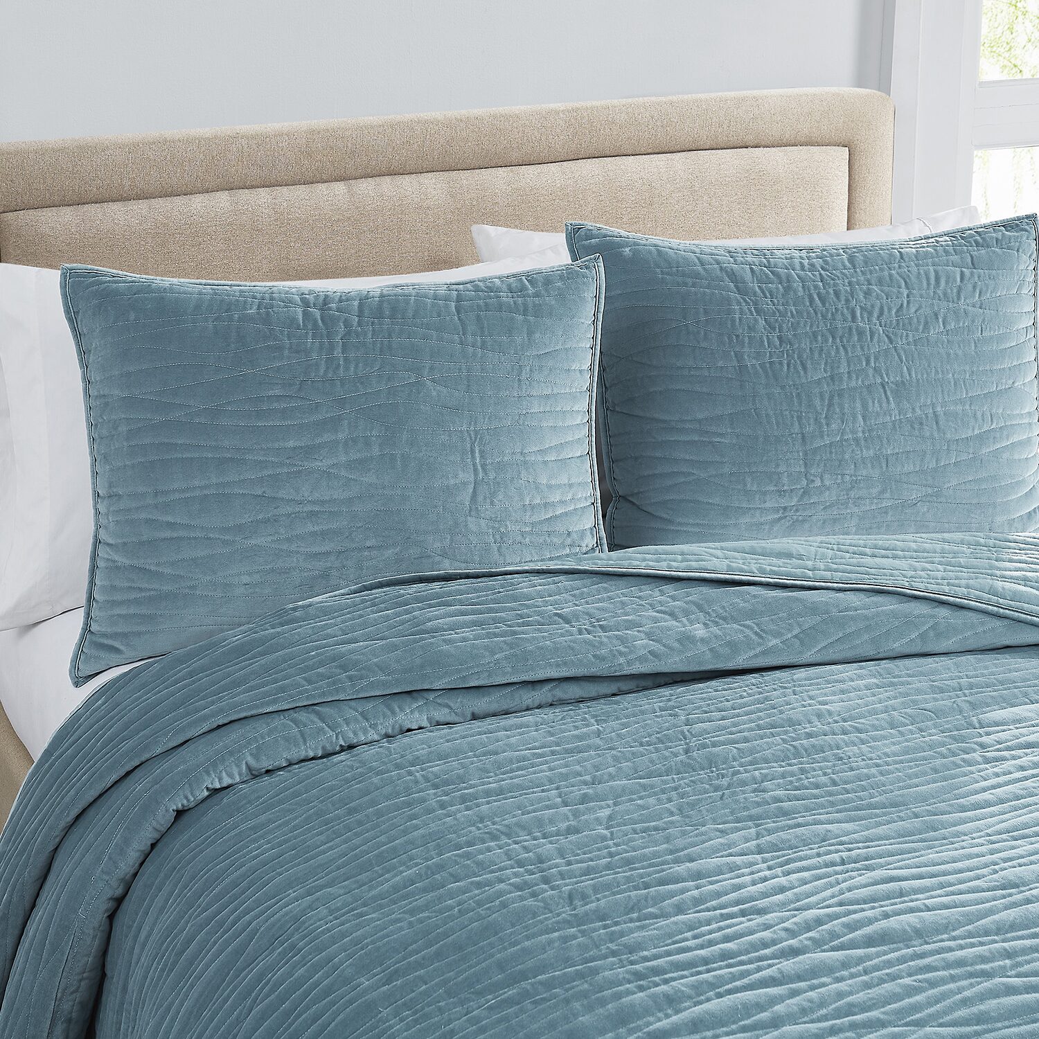 Royal Velvet Wavy Matte Cotton Quilt Set