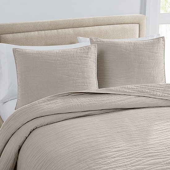 Royal Velvet Wavy Matte Cotton Quilt Set