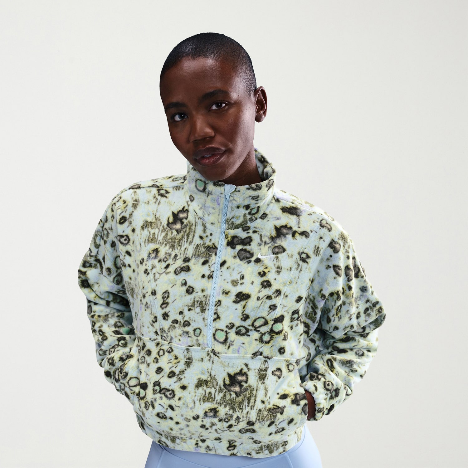 Nike Womens Mock Neck Long Sleeve Active Quarter-Zip Pullover