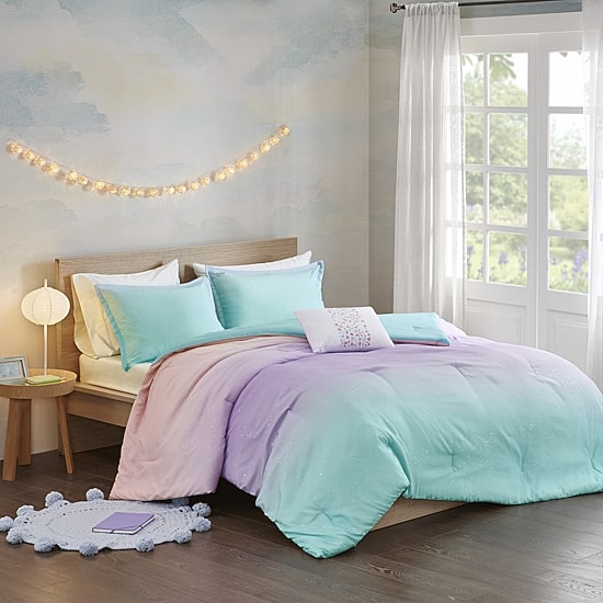 Intelligent Design Sparkle Metallic Glitter Printed Reversible Comforter Set with decorative pillow