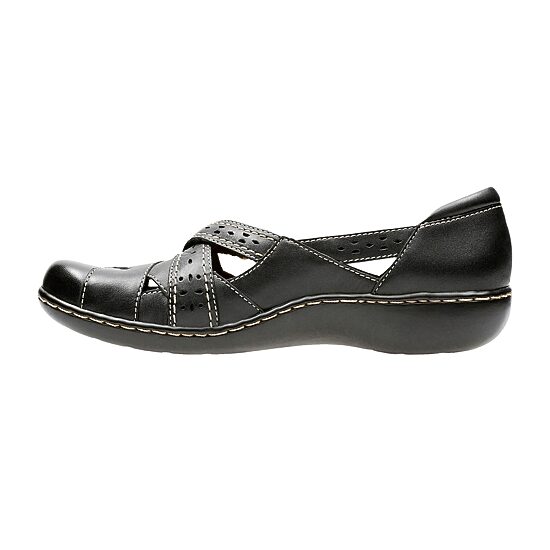 Clarks Womens Ashland Spin Q Closed Toe Slip-On Shoe