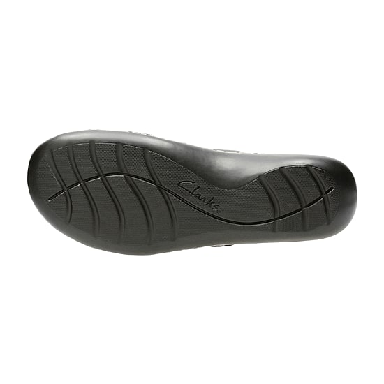 Clarks Womens Ashland Spin Q Closed Toe Slip-On Shoe