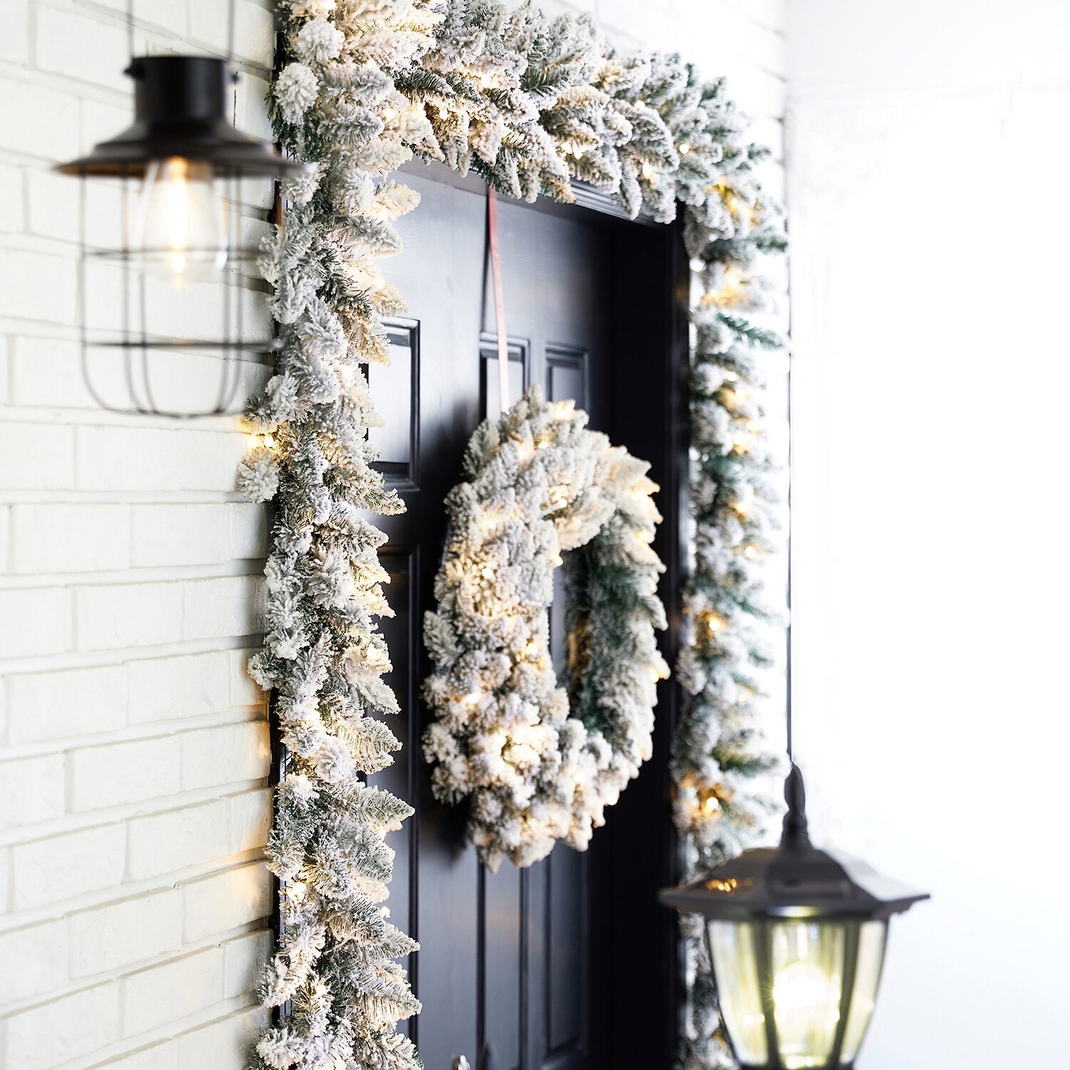 Glitzhome 2pk Pre-Lit Christmas Indoor Garland