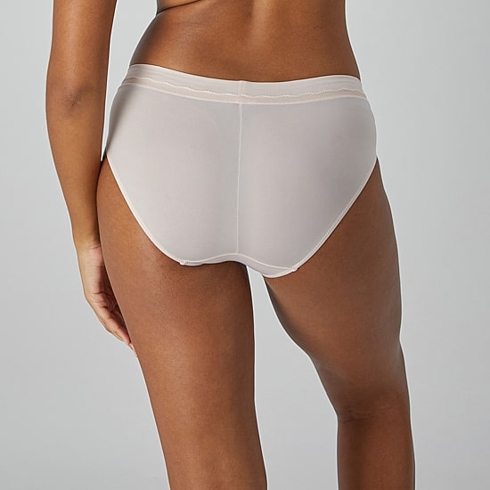 Bali® One Smooth U All Over Smoothing Hi-Cut Panties DF2362