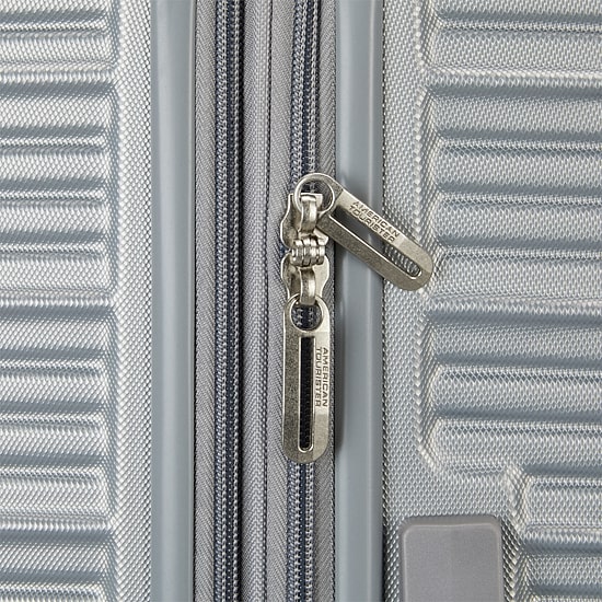 American Tourister Color Splash 28 Inch Hardside Expandable Checked Spinner Luggage