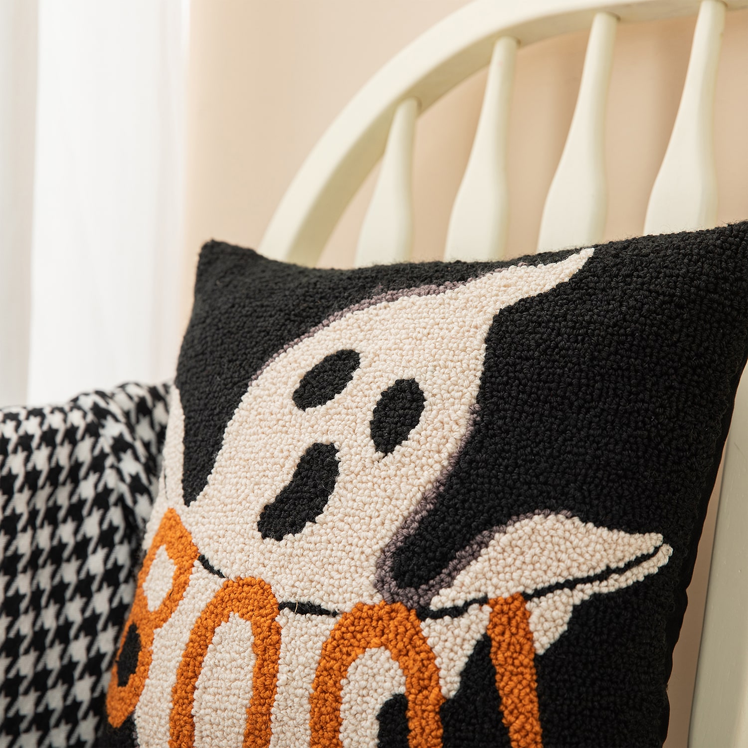 Glitzhome 14"H Hooked Ghost Pillow Throw Pillow