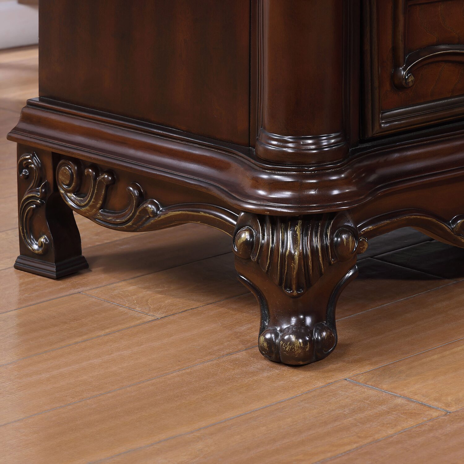 Furniture of America™ Oronza 5-Drawer Chest