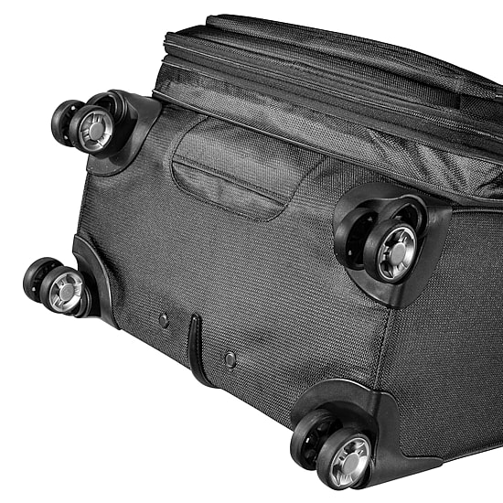 Ricardo Beverly Hills Avalon 28 Inch Softside Expandable Lightweight Checked Spinner Luggage