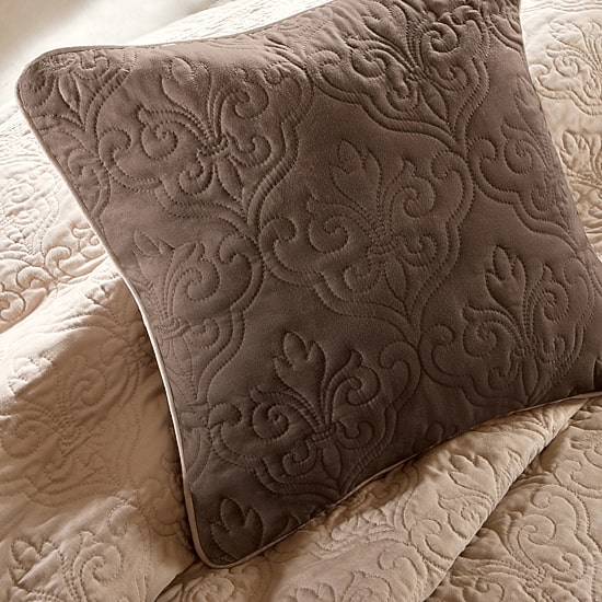 Madison Park Danville 7-Pc Quilt Set with Euro Shams and Throw Pillows