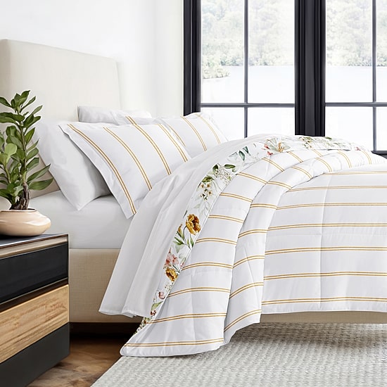 Casual Comfort Chintz Floral Midweight Down Alternative Comforter Set