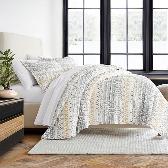 Casual Comfort Mayan Midweight Down Alternative Comforter Set