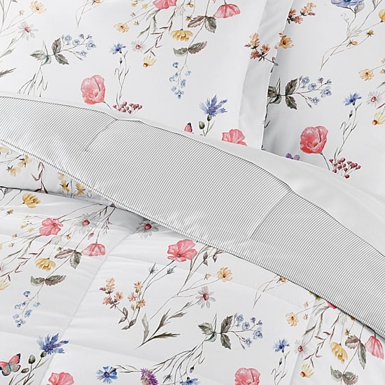 Casual Comfort Meadow Floral Midweight Down Alternative Comforter Set