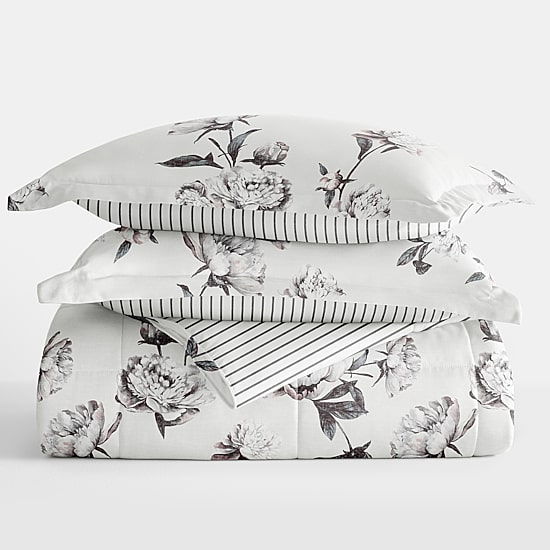 Casual Comfort Vintage Magnolia Midweight Down Alternative Comforter Set