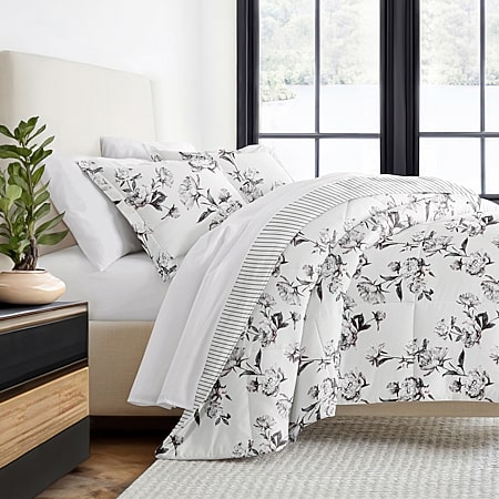 Queen Street Bylthe Pewter 4-pc. Midweight Comforter Set, Color