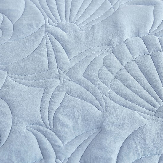 Caribbean Joe Solid Shell Outline Quilt Set