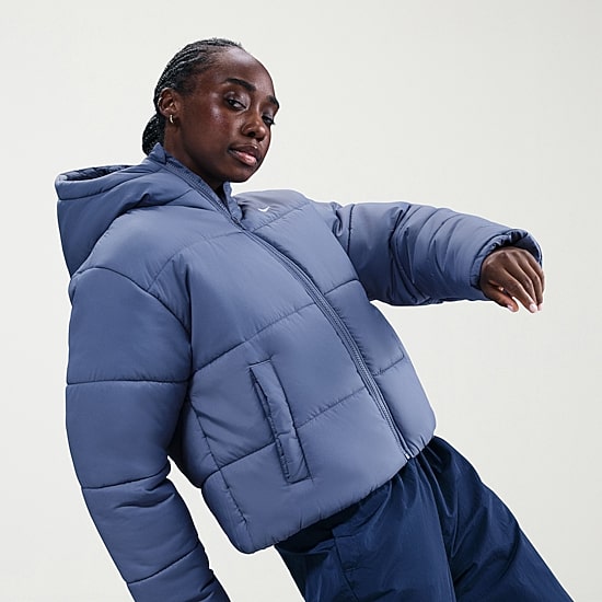 Nike Womens Water Resistant Hooded Heavyweight Puffer Jacket