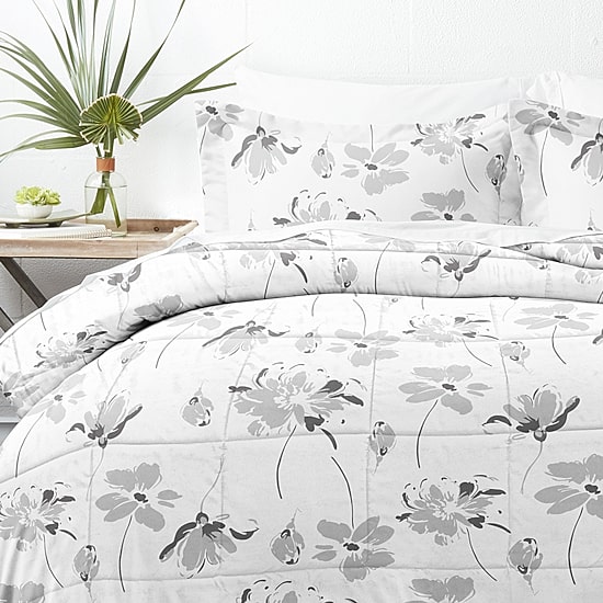 Casual Comfort Patterned Lightweight Comforter Sets