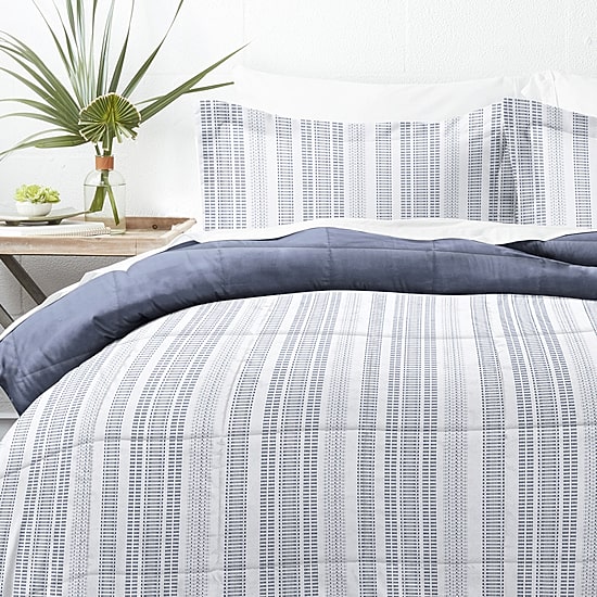 Casual Comfort Premium Down Alternative Farmhouse Dreams Reversible Comforter Set