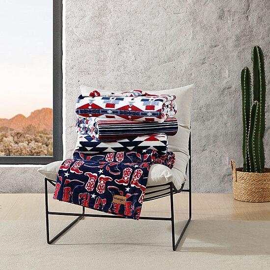 Wrangler Knockin' Boots 50x70 Washable Throw