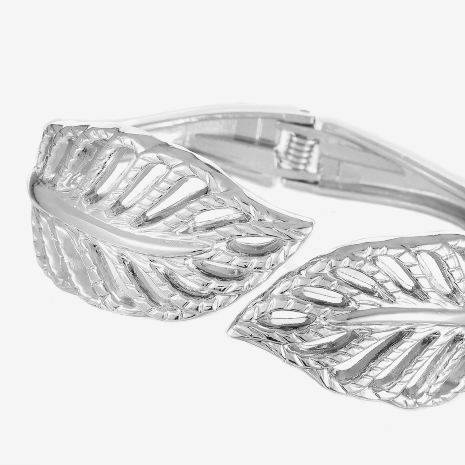 Liz Claiborne Womens Bangle Bracelet