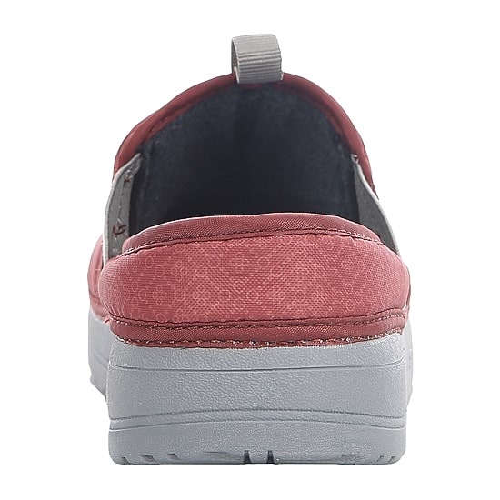 Northside Rainier Womens Round Closed Toe Slip-On Shoe