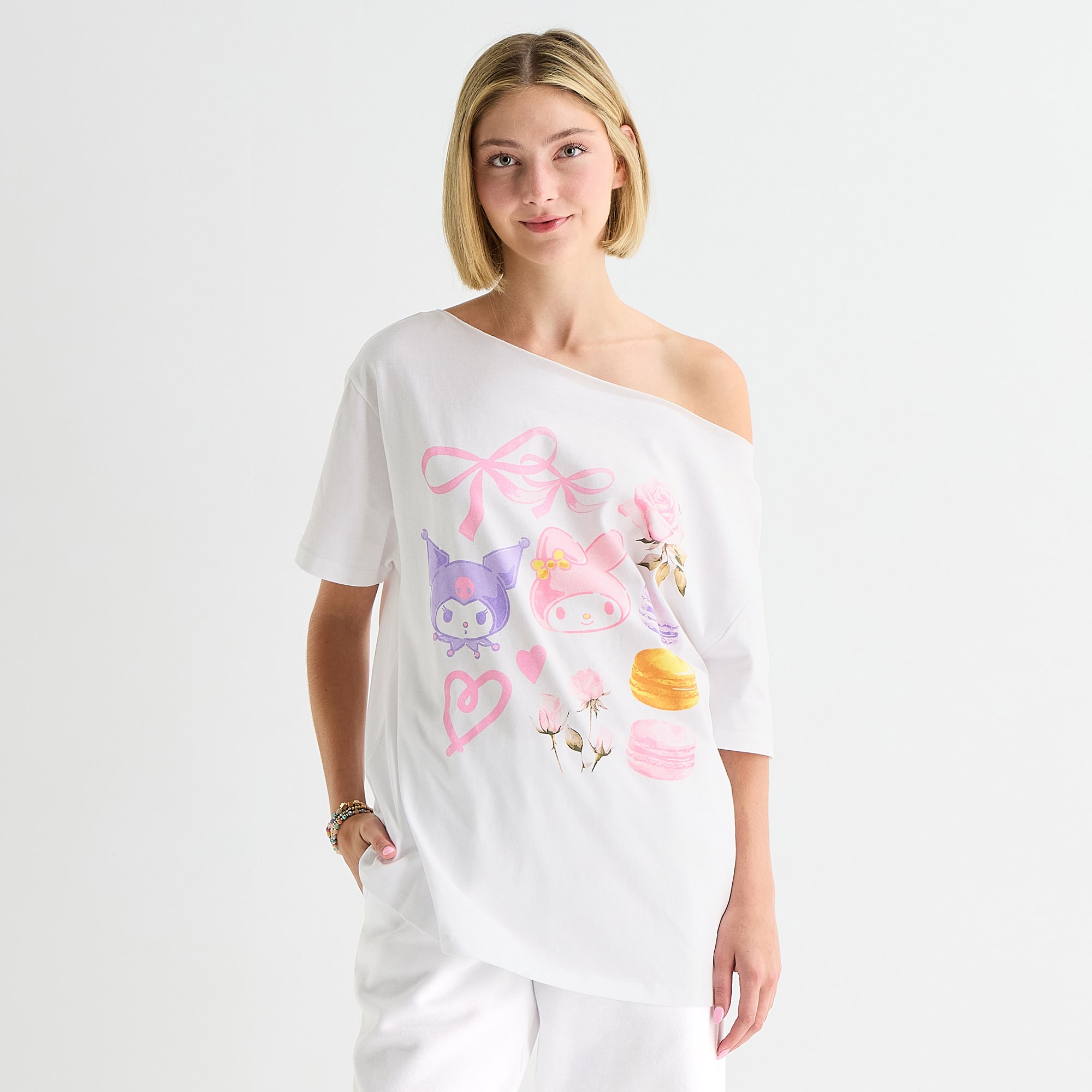 Grayson Threads, The Label Womens Juniors Crew Neck Short Sleeve Regular Fit Hello Kitty Graphic T-Shirt