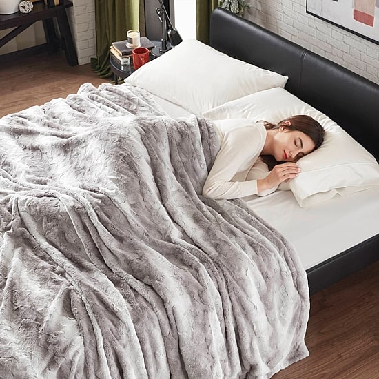 Madison Park Marselle Faux Fur Blanket