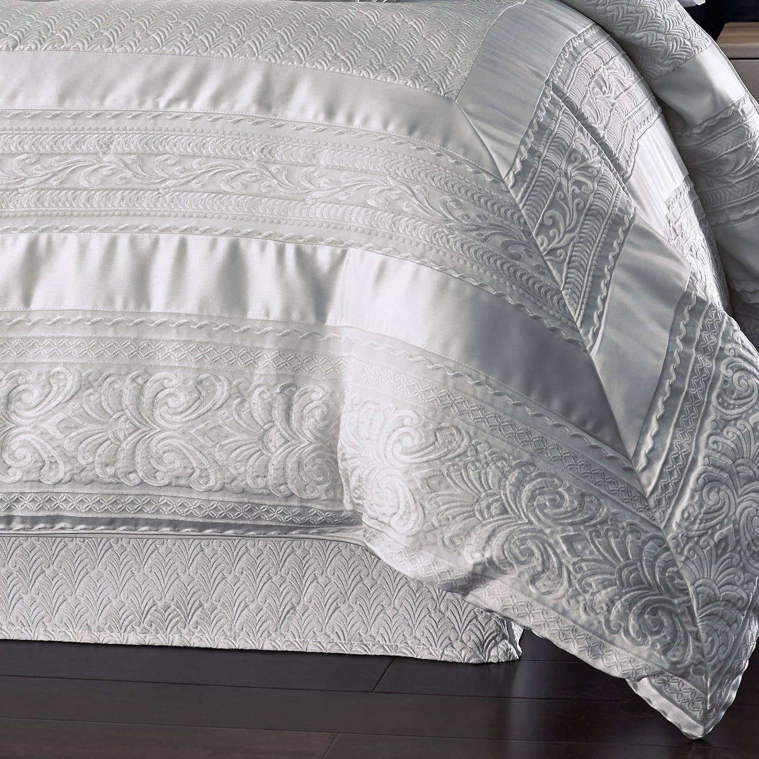 Queen Street Belize 4-pc. Jacquard Extra Weight Comforter Set